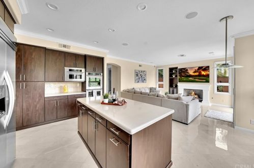 6471 Morningside Dr, Huntington Beach CA  92648-6106 exterior