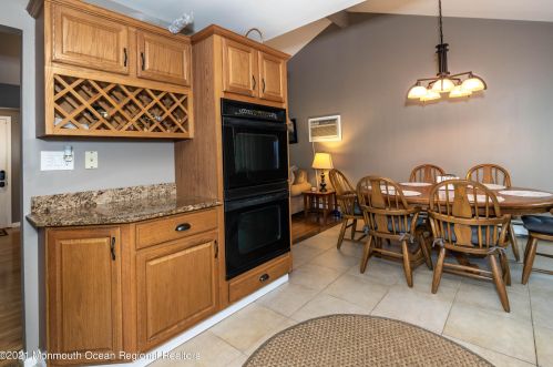 124 Statesir Pl, Tinton Falls NJ  07701-6143 exterior