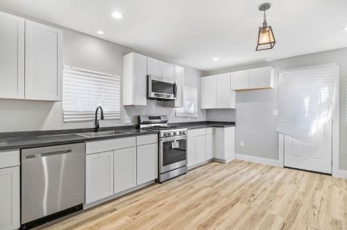 323 Laurel Ave, Modesto, CA 95351-2611