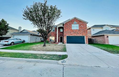 1112 Sunny Creek Ln, Euless, TX 76040-5826