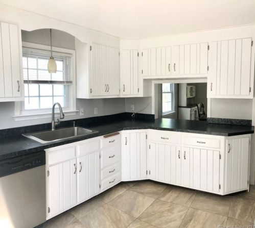 32 View St, Manchester CT  06040-4306 exterior