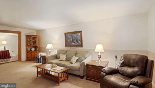 207 Thomas Ave, Riverton NJ 08077-1039 exterior