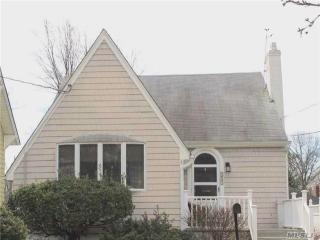153 Whaley St, Freeport, NY 11520-4222