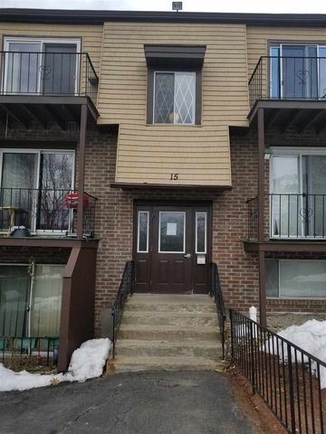 15 Silvestri Cir, Derry NH  03038-1303 exterior