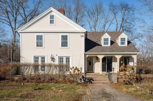 428 Simsbury Rd, Bloomfield, CT 06002-2207