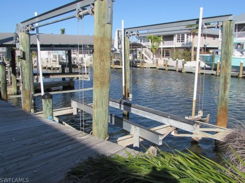 2360 Oleander St, Saint James City FL  33956-2030 exterior