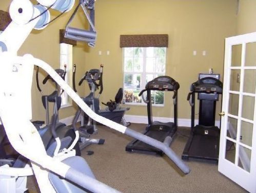 919 Meadows Cir, Boynton Beach FL  33436-8929 exterior