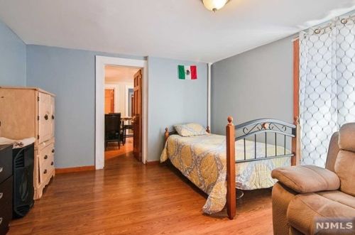 162 Summer Ave, Newark NJ  07104-2614 exterior