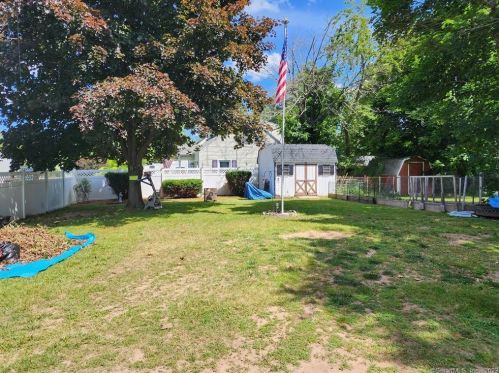 3 Sandra St, Bristol, CT 06010-3255
