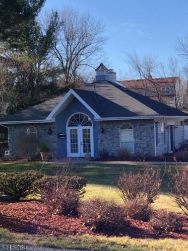 64 Robertson Way, Lincoln Park, NJ 07035-1842