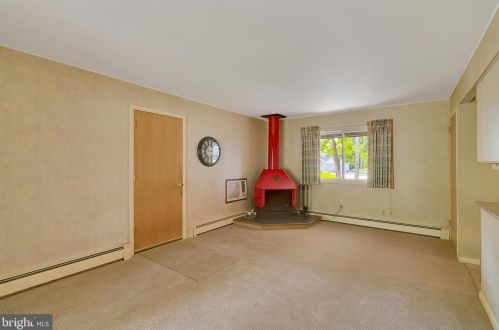 2136 Old Skippack Rd, Harleysville PA  19438-1367 exterior