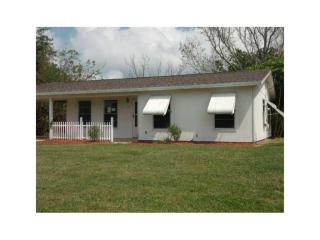 877 George St, Sebastian, FL 32958-4917