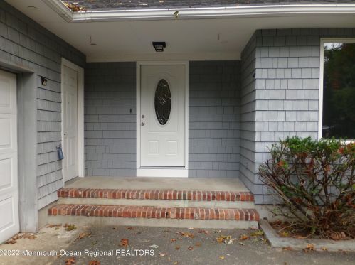 27 Davos Rd, Bricktown, NJ 08724-4305