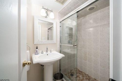 49 Myrtle St, Cranford NJ  07016-3456 exterior