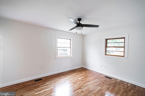 415 Liberty St, Charles Town WV  25414-1827 exterior