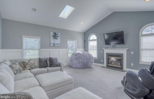 411 Mannering Dr, Dover DE  19901-5409 exterior