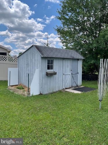 22 Meadow Run Pl, Harrisburg PA  17112-3363 exterior