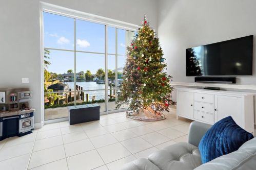 190 Geranium Ct, Marco Island, FL 34145-4213