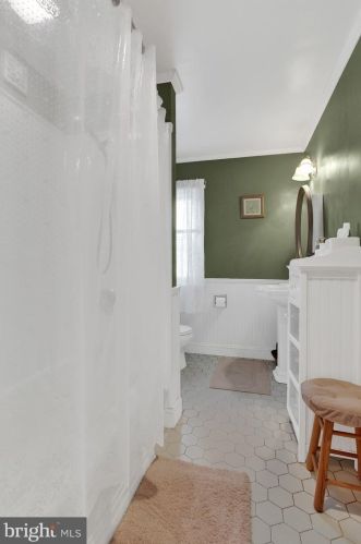 1111 Delta Rd, Red Lion PA  17356-9724 exterior