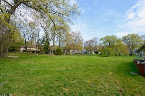 683 Squaw Brook Rd, Paterson NJ  07508-3004 exterior