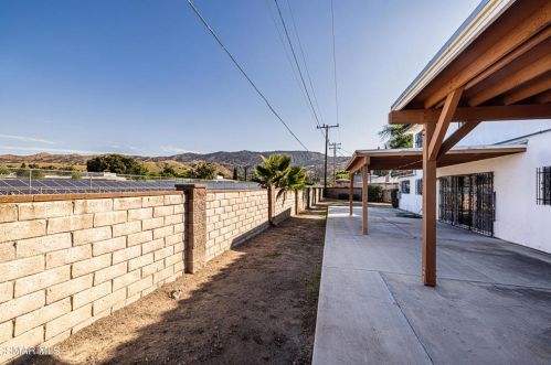 6297 Jill Ct, Simi Valley CA 93063-3727 exterior