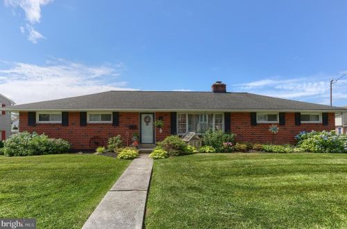 2340 Lehman St, Lebanon, PA 17046-2760