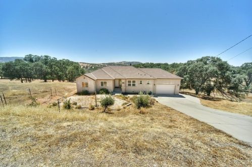 3017 Hartvickson Ln, Valley Springs CA  95252-9534 exterior