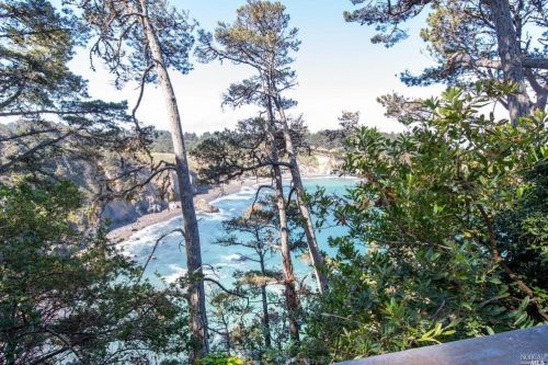 9500 Brewery Gulch Rd, Mendocino CA  95460-9016 exterior