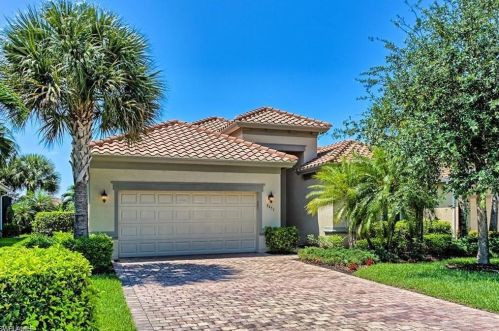 9451 Quarry Dr, Naples, FL 34120-5223