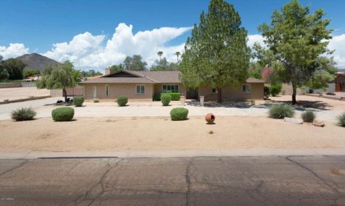 5124 Soft Wind Dr, Glendale, AZ 85310-3717