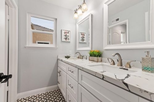 11773 Windcrest Ln, San Diego CA 92128-4279 exterior