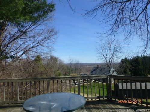 1735 Hartford Tpke, North Haven CT  06473-1249 exterior