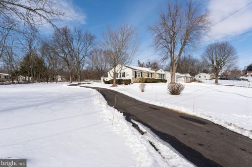 31 Township Line Rd, Souderton, PA 18964-1916
