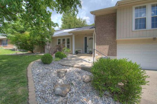 8854 Valley Circle Dr, Florence, KY 41042-9521