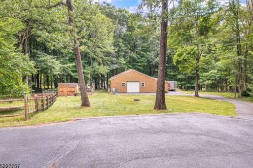 111 Andover Mohawk Rd, Andover NJ  07821-5004 exterior