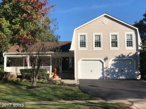 12764 Flat Meadow Ln, Herndon, VA 20171-2249