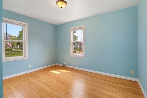 7846 15th Ave, Kenosha WI  53143-5973 exterior