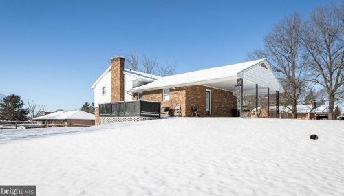 821 Blue Rdg Dr, Harrisonburg VA  22802-5012 exterior