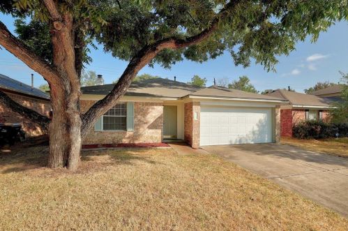 9724 Copper Creek Dr, Austin TX  78729-3543 exterior