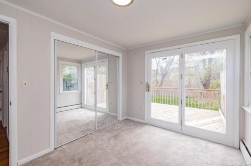 127 Sunset St, Windsor Locks CT  06096-2411 exterior