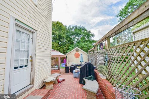 310 Congress St, Charles Town WV  25414-1320 exterior