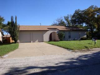 1511 Fairway Dr, Graham, TX 76450-4408