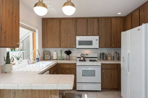 3670 Mesquite Ave, Palm Springs CA  92264-3400 exterior