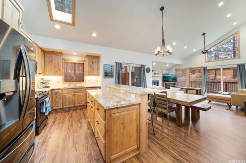 2208 Toiyabe Trl, South Lake Tahoe CA  96150-6861 exterior