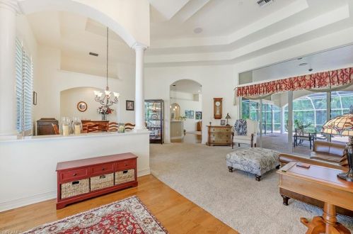 8137 Lowbank Dr, Naples, FL 34109-0777