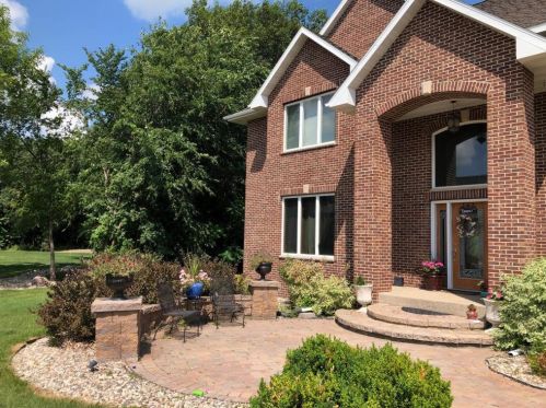 43 Deerwood Ct, Mankato, MN 56003-6100