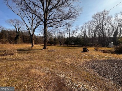 1385 Chinquapin Rd, Southampton, PA 18966-4609