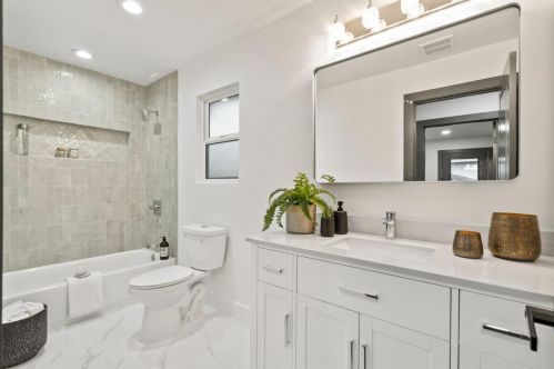 159 Westgate St, Redwood City CA  94062-2811 exterior