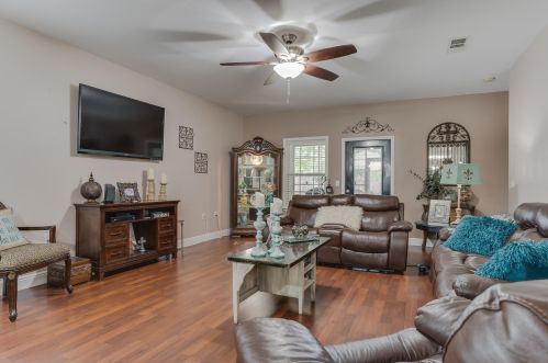 84 2nd Ave, Shalimar FL  32579-1951 exterior