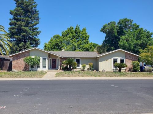 3900 Atwood Dr, Modesto, CA 95355-1103